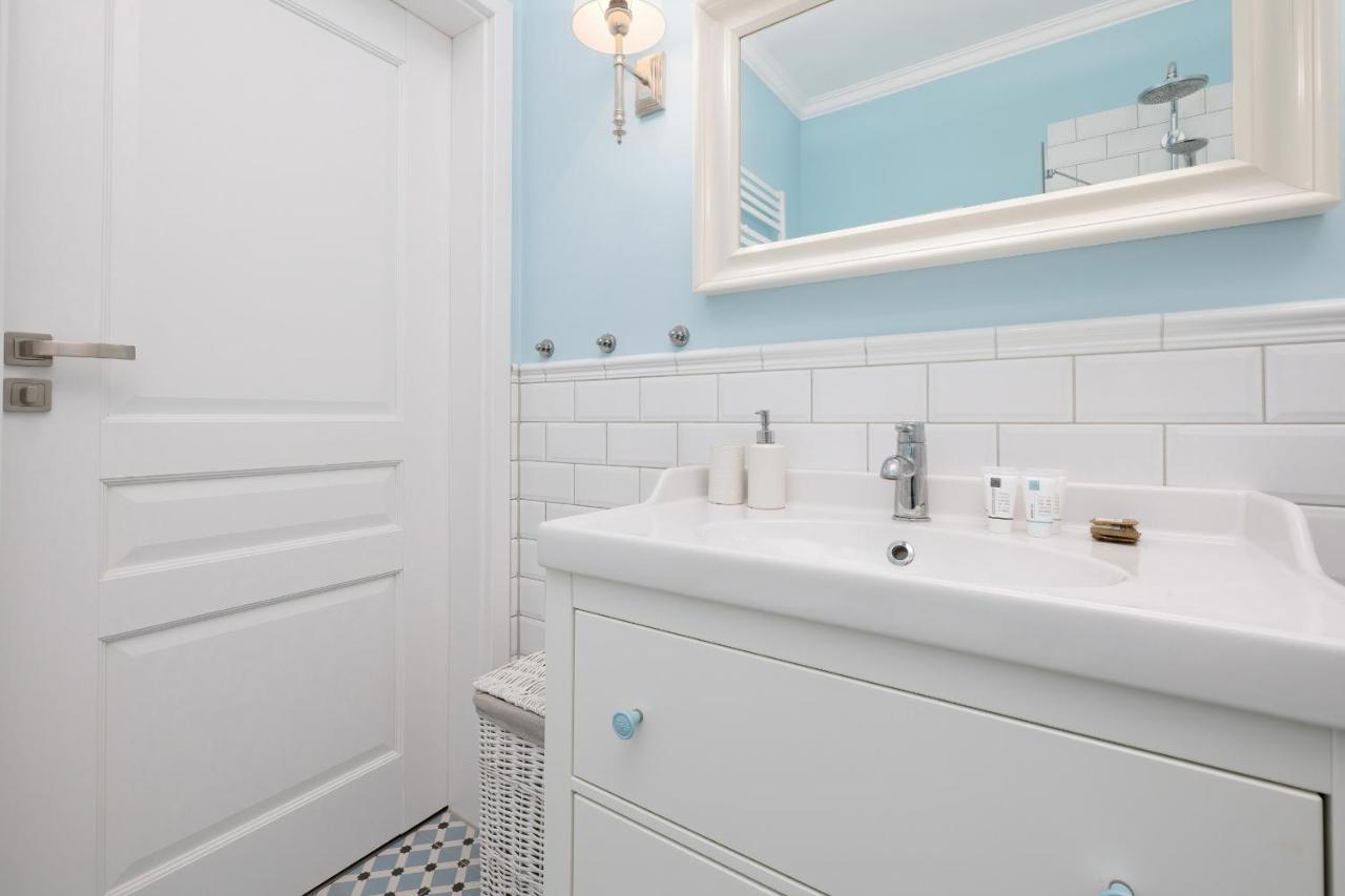 Four Seasons By Renters Apartment *